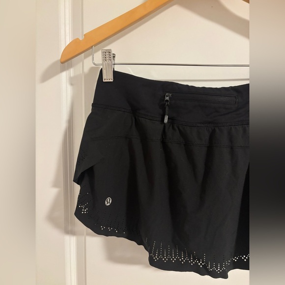 LULULEMON Run: Light As Air Skirt Black Athletic Workout Skort Size 4 - Picture 10 of 10
